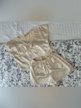 Silky Lace-Trim Sleep Set - Cream lingerie gold label Victoria’s Secret Vintage